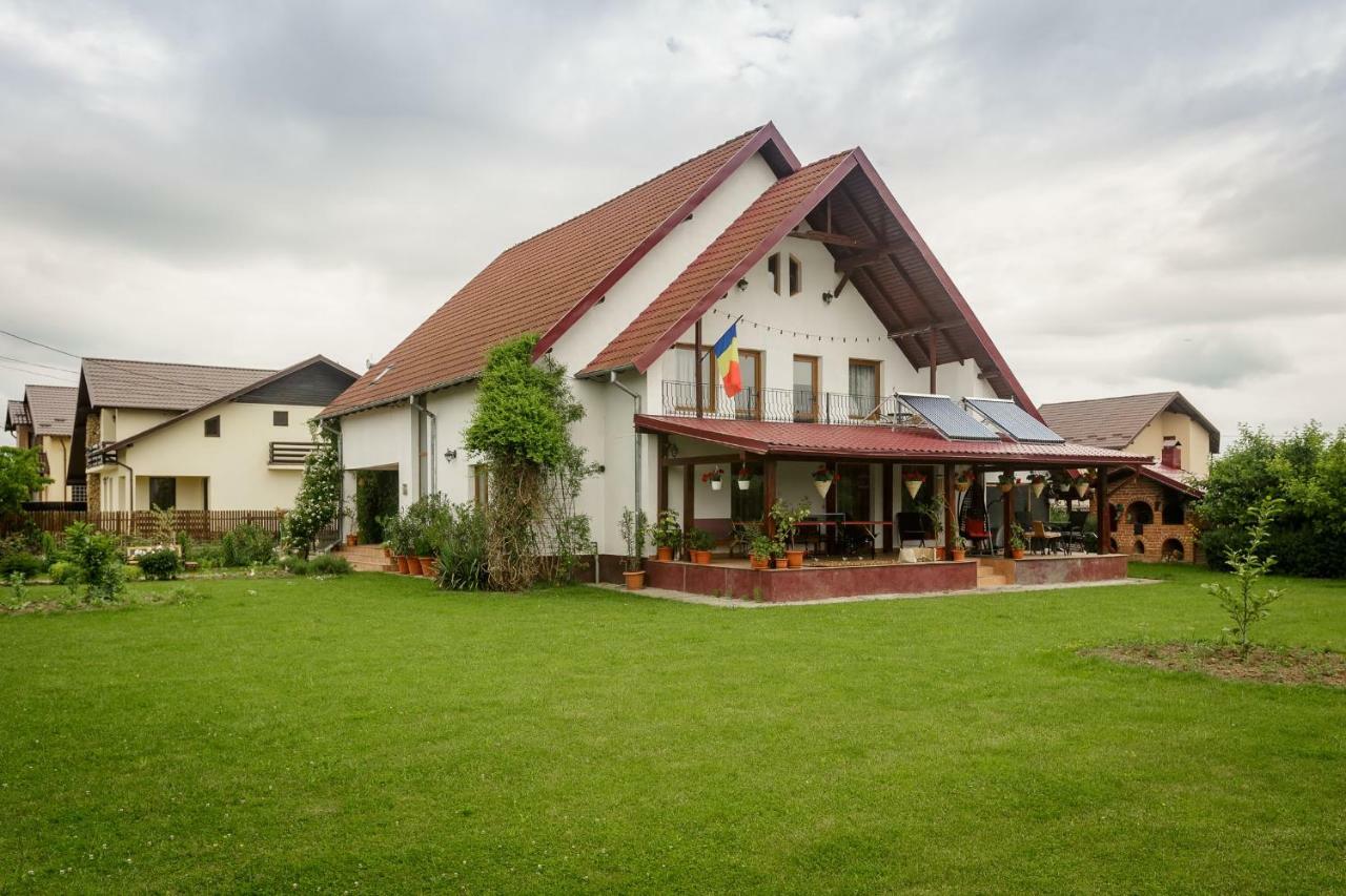 Casa Florilor Otel Curtea de Argeş Dış mekan fotoğraf