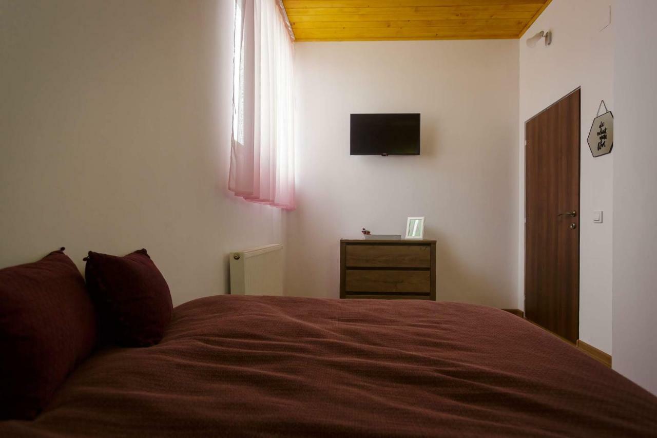Casa Florilor Otel Curtea de Argeş Dış mekan fotoğraf