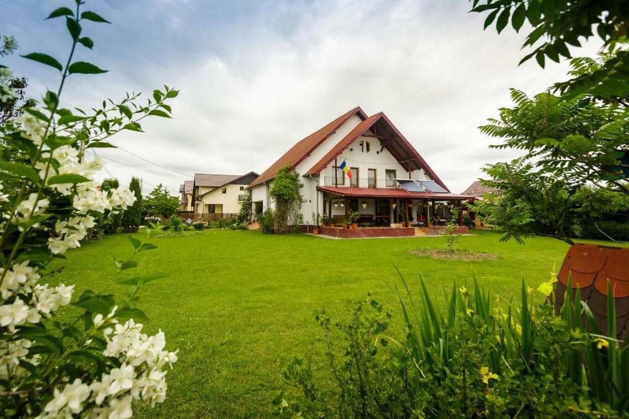 Casa Florilor Otel Curtea de Argeş Dış mekan fotoğraf