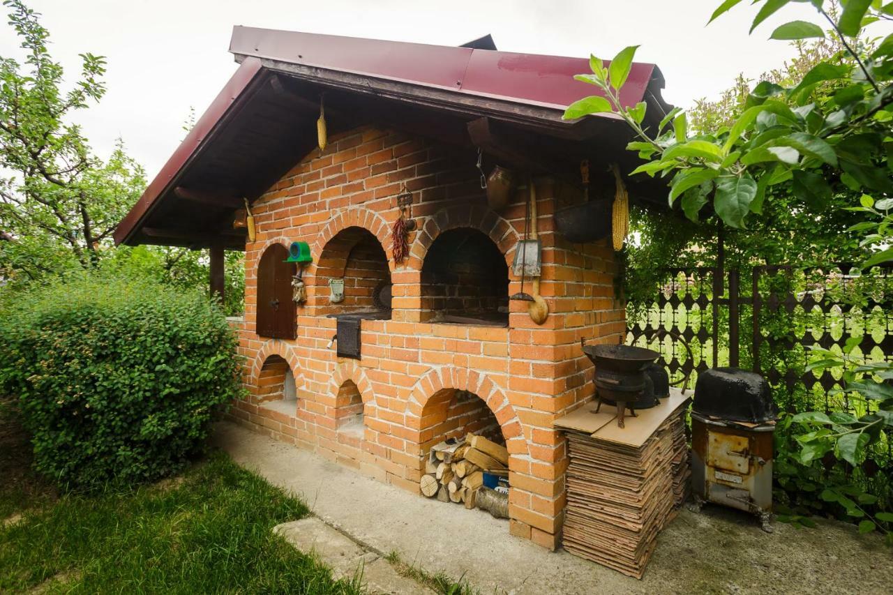 Casa Florilor Otel Curtea de Argeş Dış mekan fotoğraf
