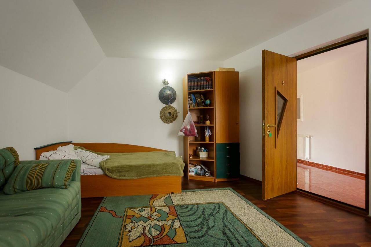 Casa Florilor Otel Curtea de Argeş Dış mekan fotoğraf